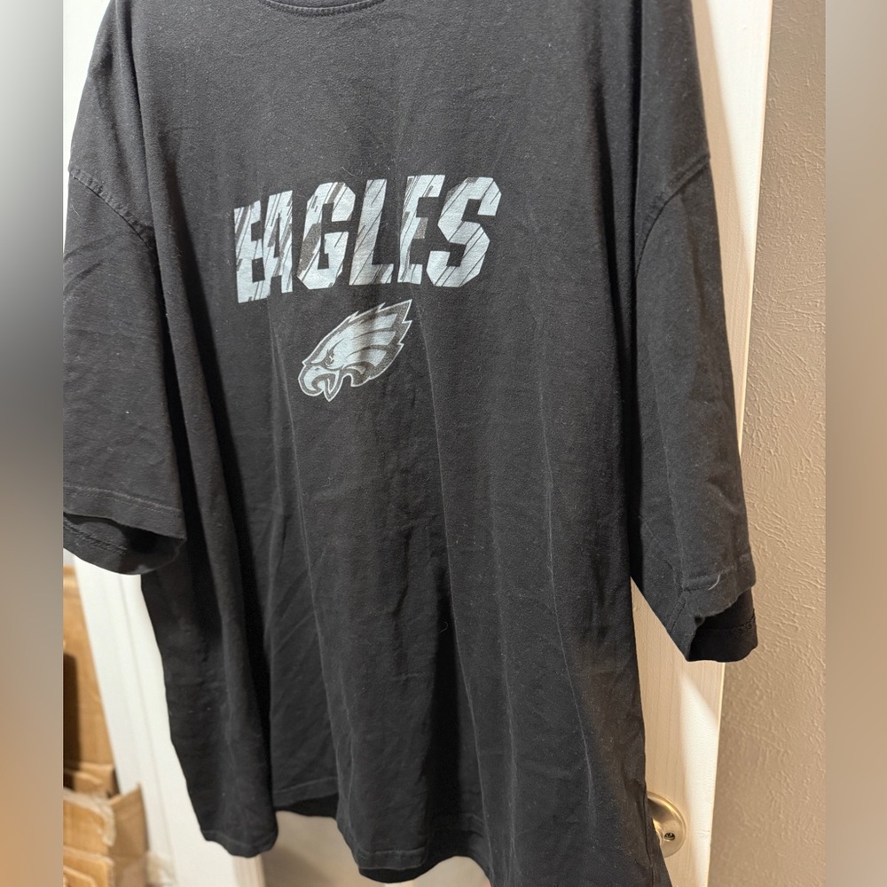 Philadelphia Eagles Majestic T-Shirt - Picture 2 of 5